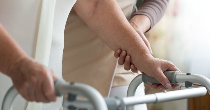 Top 10 Tips for Selecting the Right Walker image